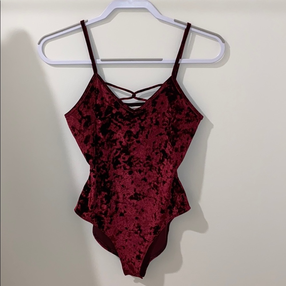Velvet burgundy bodysuit😍